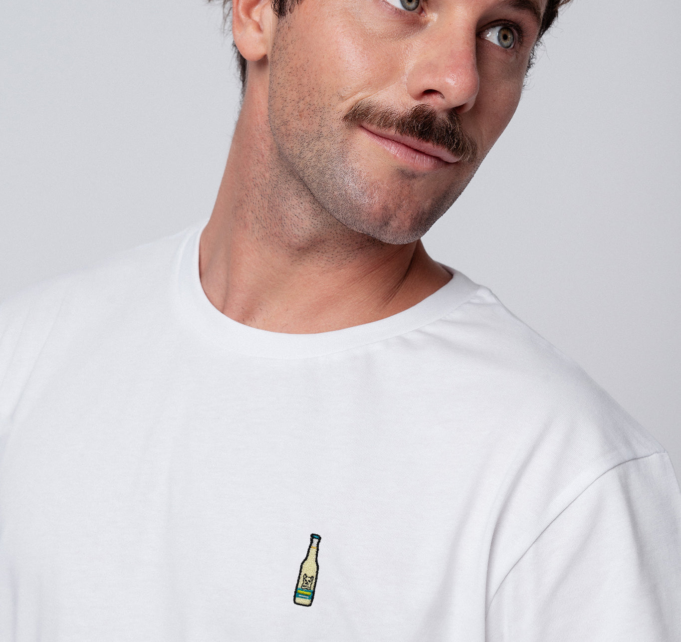 WINZZ Weinschorle  | Besticktes Bio Baumwoll Unisex T-Shirt