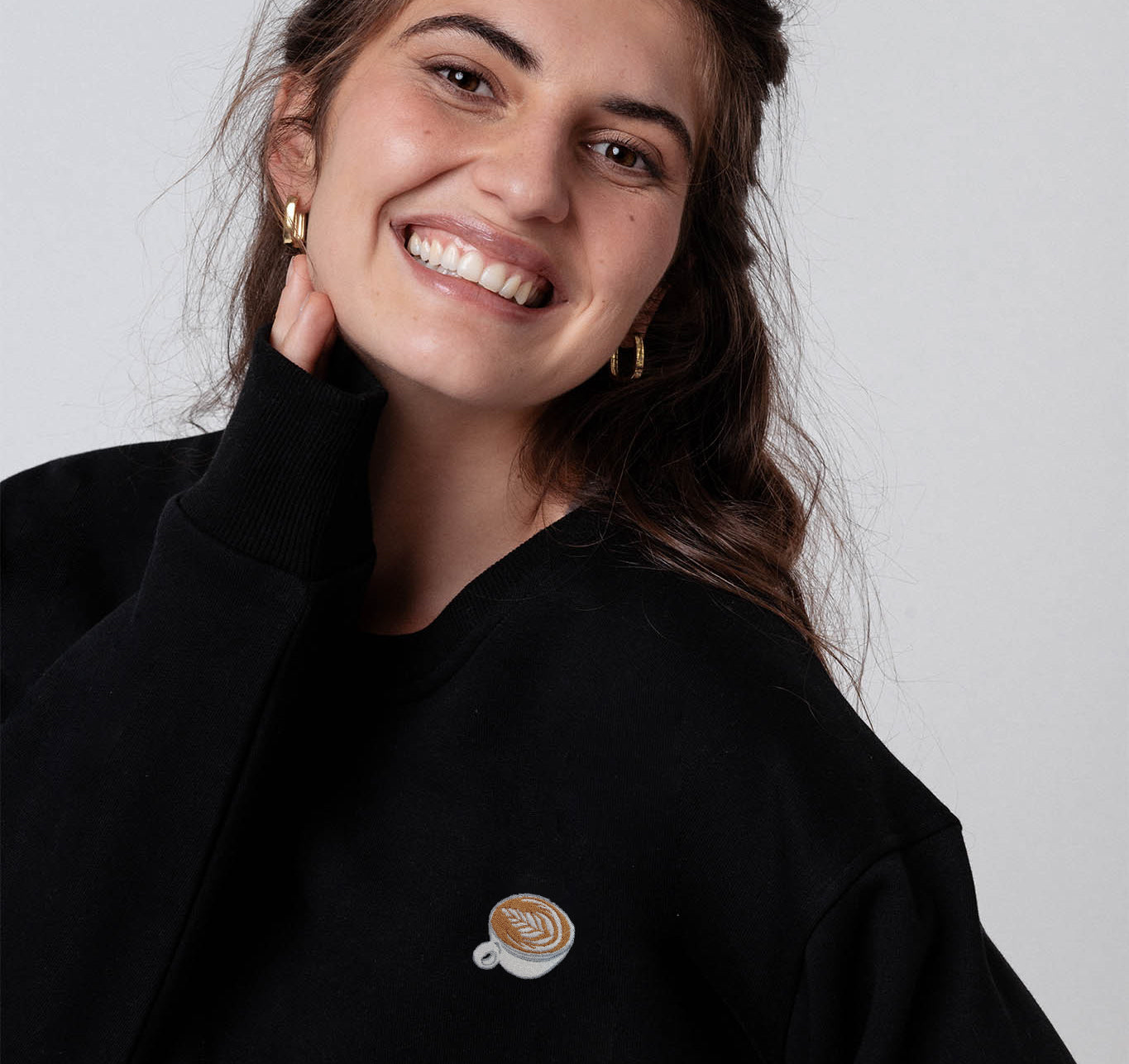 Flat White | Bestickter Bio-Baumwoll Unisex Pullover