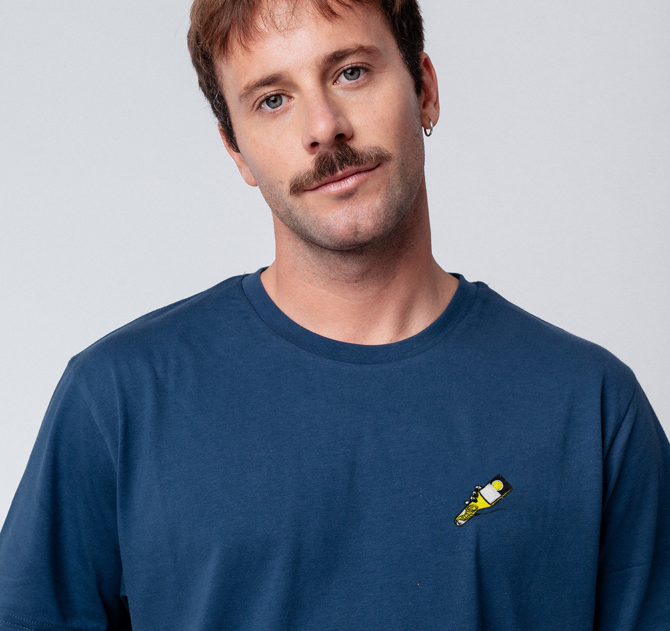 Tornado | Besticktes Bio Baumwoll Unisex T-Shirt