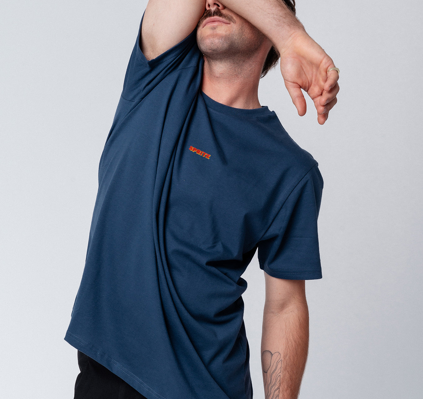 Spritz Signature | Besticktes Bio Baumwoll Unisex T-Shirt