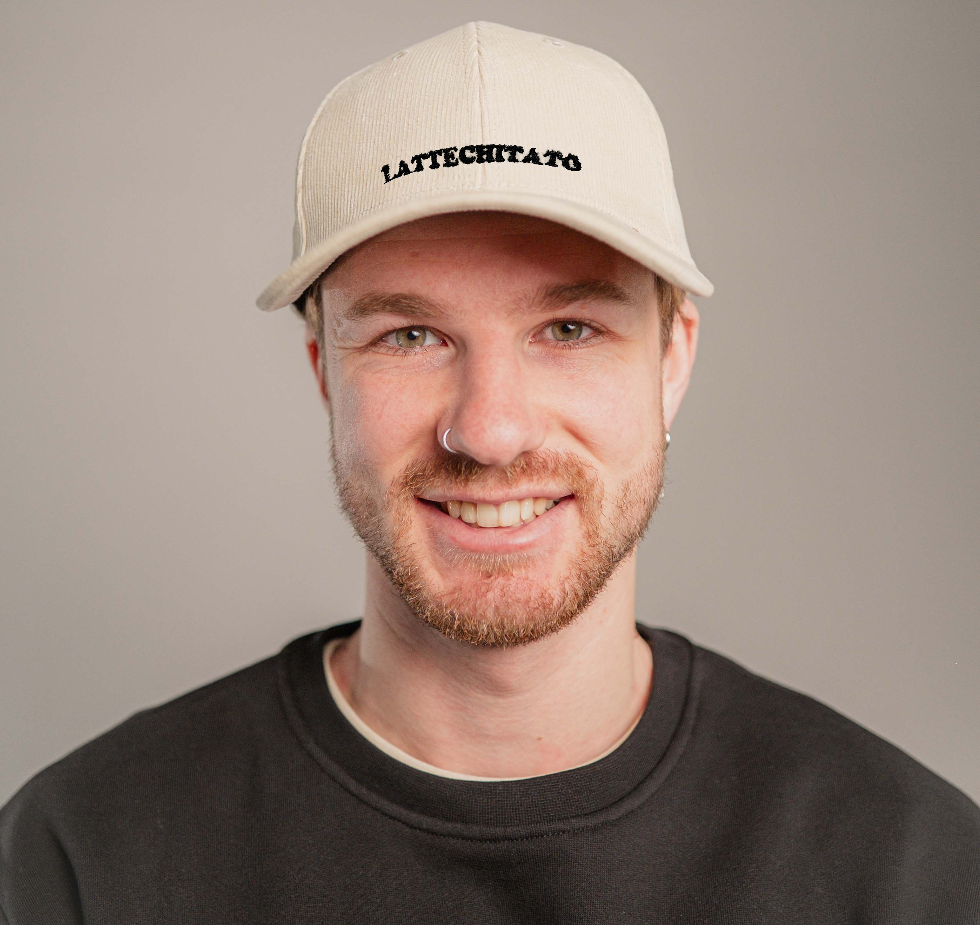 Lattechitato | Bestickte Bio Baumwoll Cord Cap