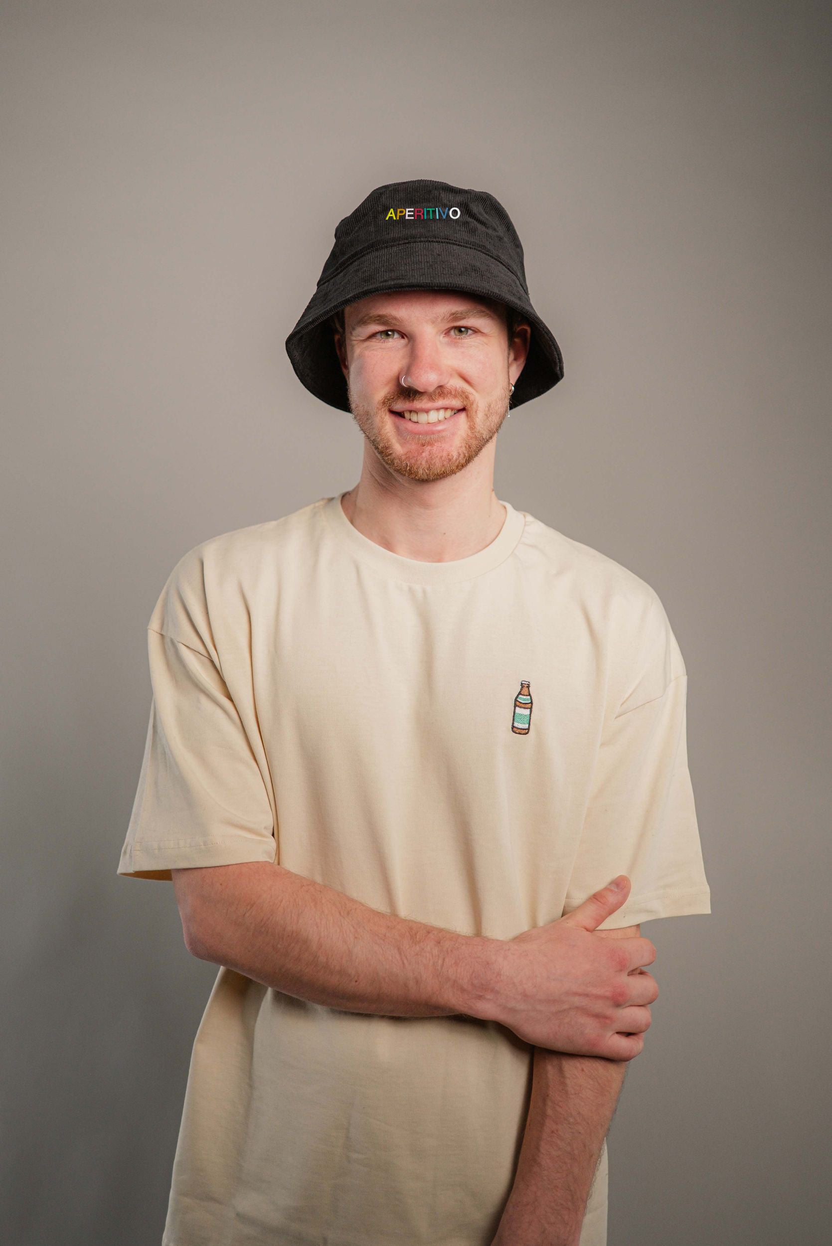 Aperitivo schwarz Cord Bucket Hat