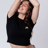 Crossaint | Besticktes Bio Baumwoll Cropped T-Shirt