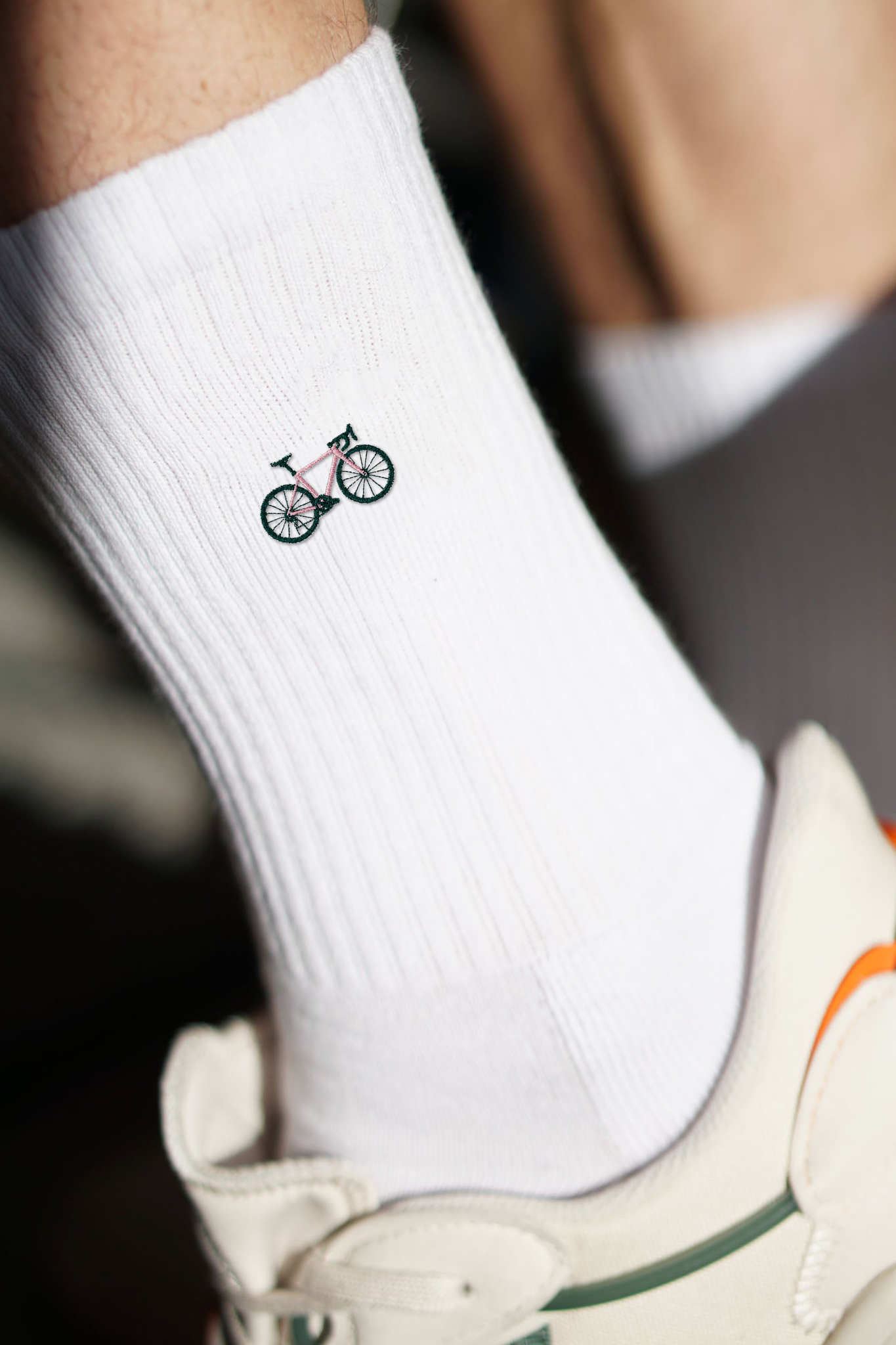 Gravelbike Pink Socken Weiß Ansicht 4