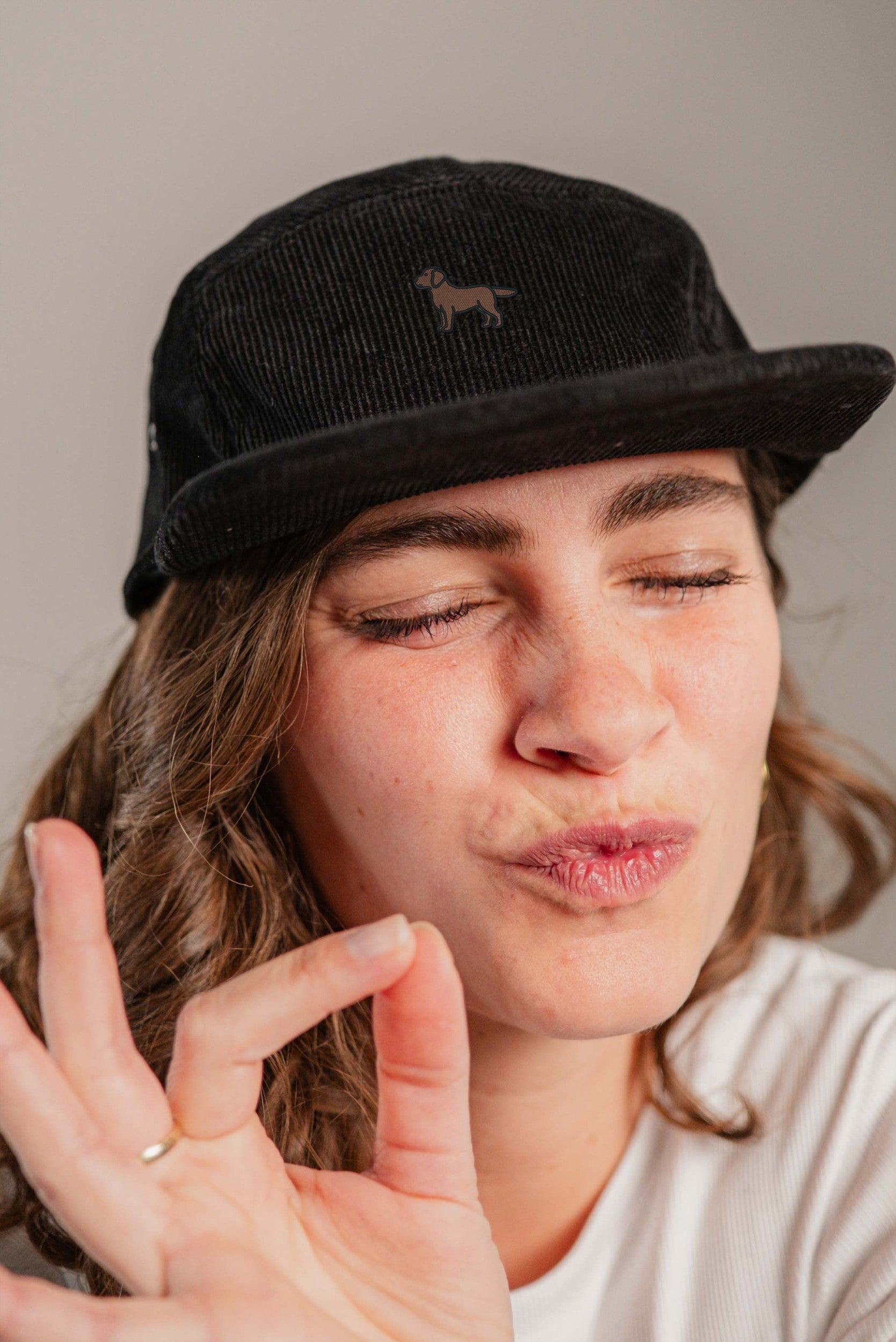 Labrador Braun Cord Camper Cap