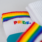 Pride Proud | LOVE WINS | Bestickte Bio Baumwoll Socken