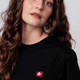 Schweiz | Minimal Flag – Besticktes Bio-Baumwoll Fan Shirt
