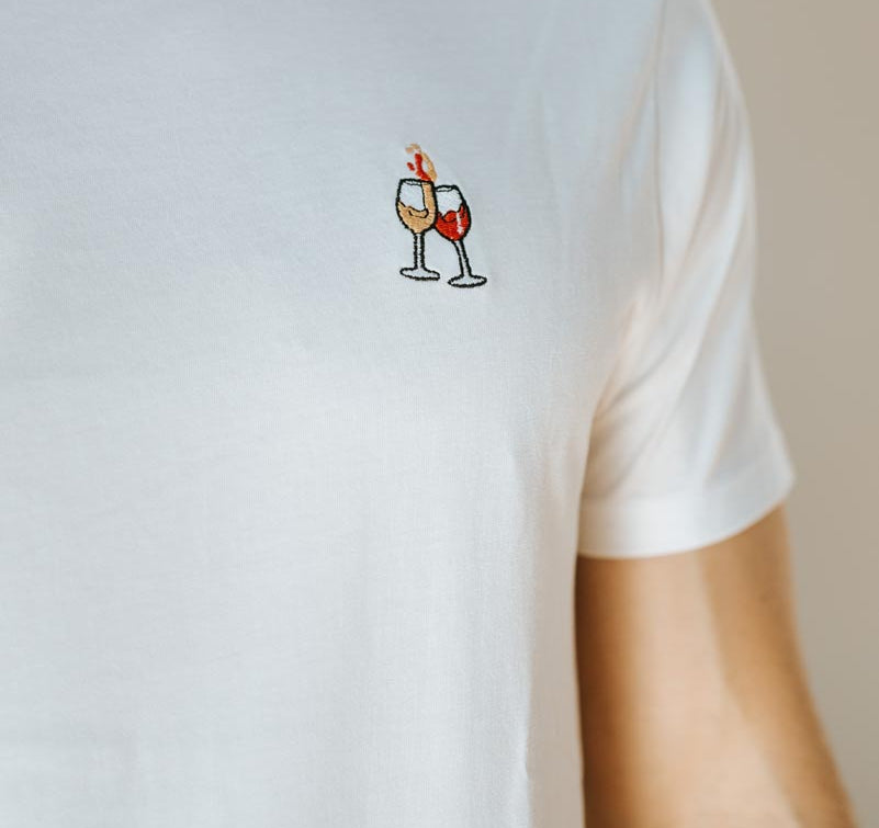 Wein Duett | Besticktes Bio Baumwoll Unisex T-Shirt